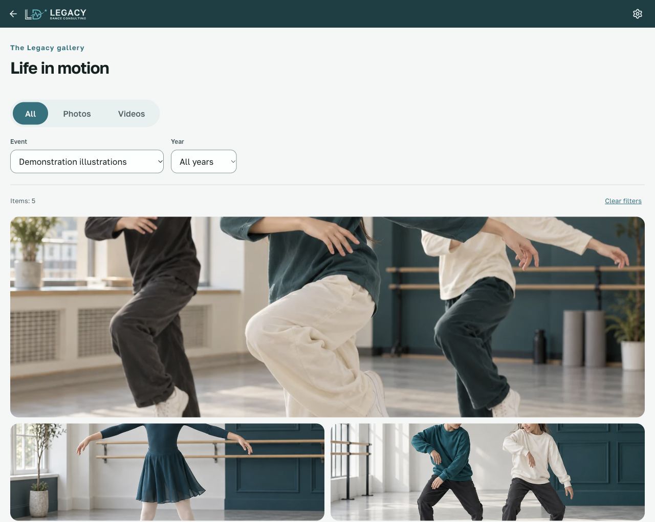 School gallery with photo and video filters.